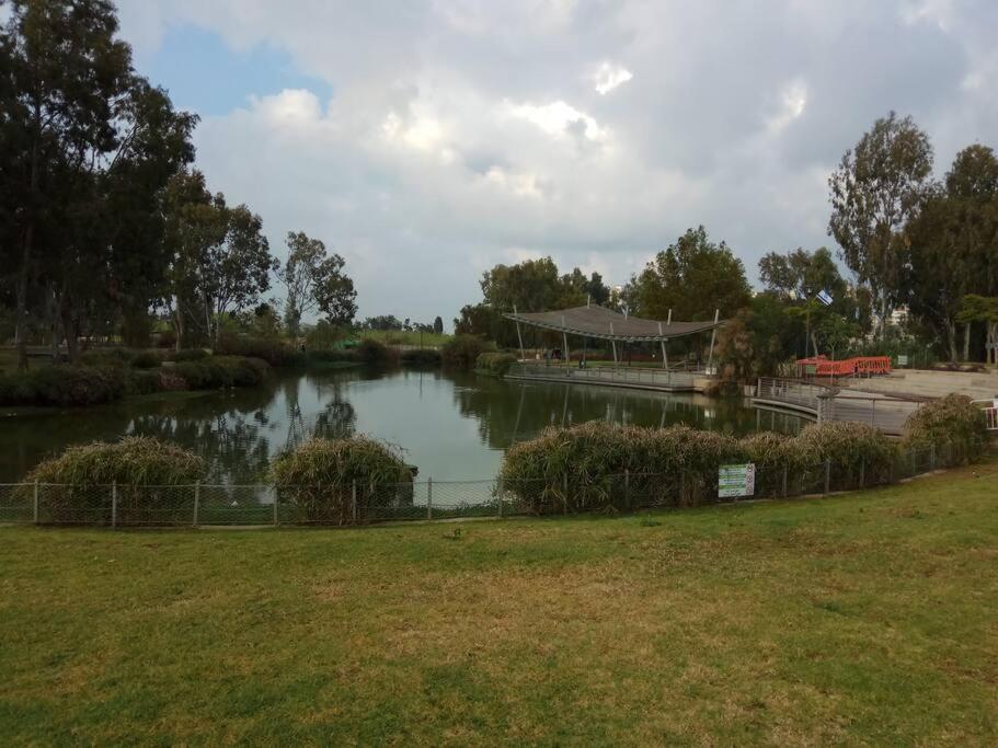 Studio In Herzliya, Near Idc & Park 外观 照片